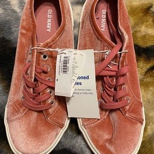 Old Navy Velvet Sneskers
